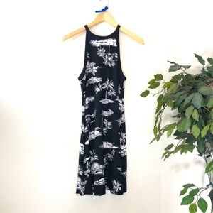 Old Navy Black and White Palm Tree Dress